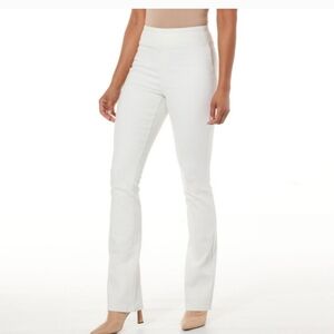 💚5/$25 DG2 Diane Gilman Compact Comfort Denim Bootcut Jeans White Size 2 Tall